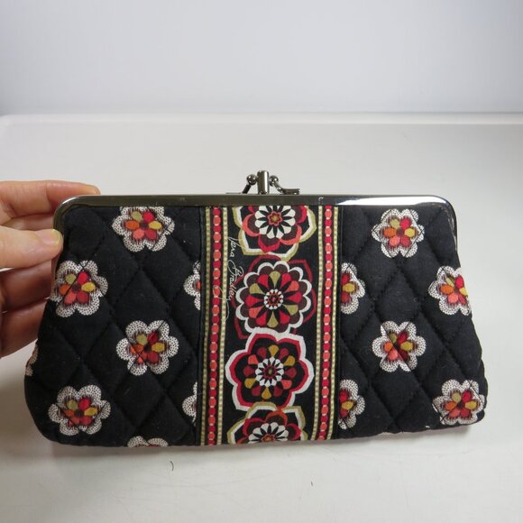Vera Bradley kiss lock x2 Pirouette pattern clutch wallet Quilted black & red - Picture 9 of 9